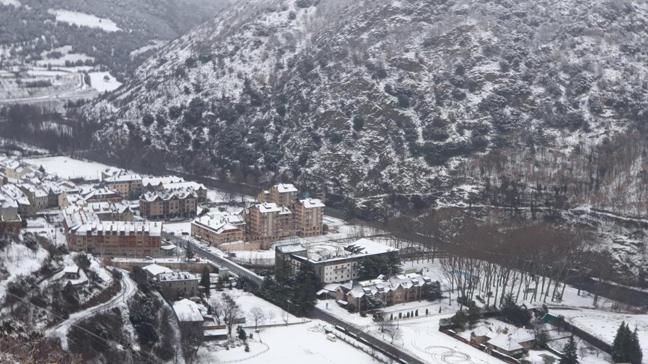 Xia Apartaments Con Acceso A Piscina Rialp Dış mekan fotoğraf